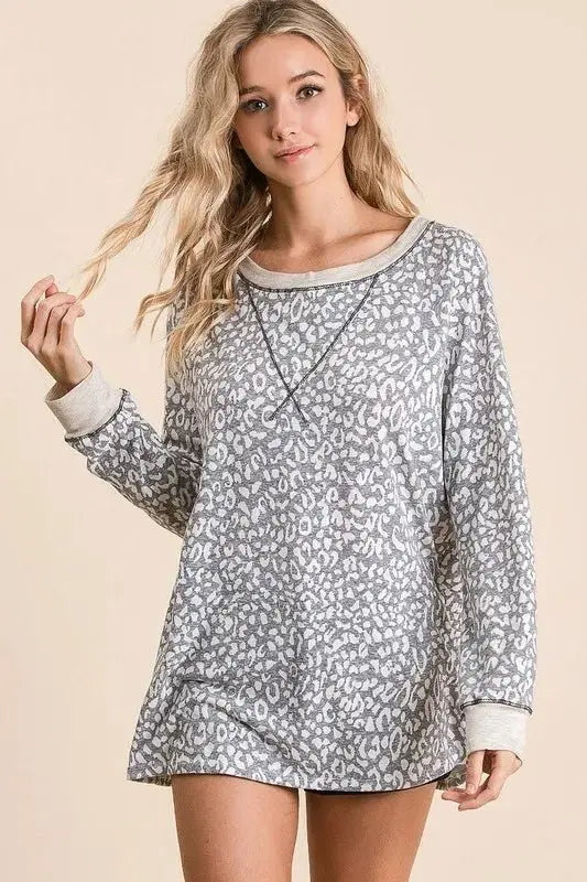 Leopard Print Women&amp;#39;s Casual T-Shirt - Soft &amp;amp; Stylish Long Sleeve Top