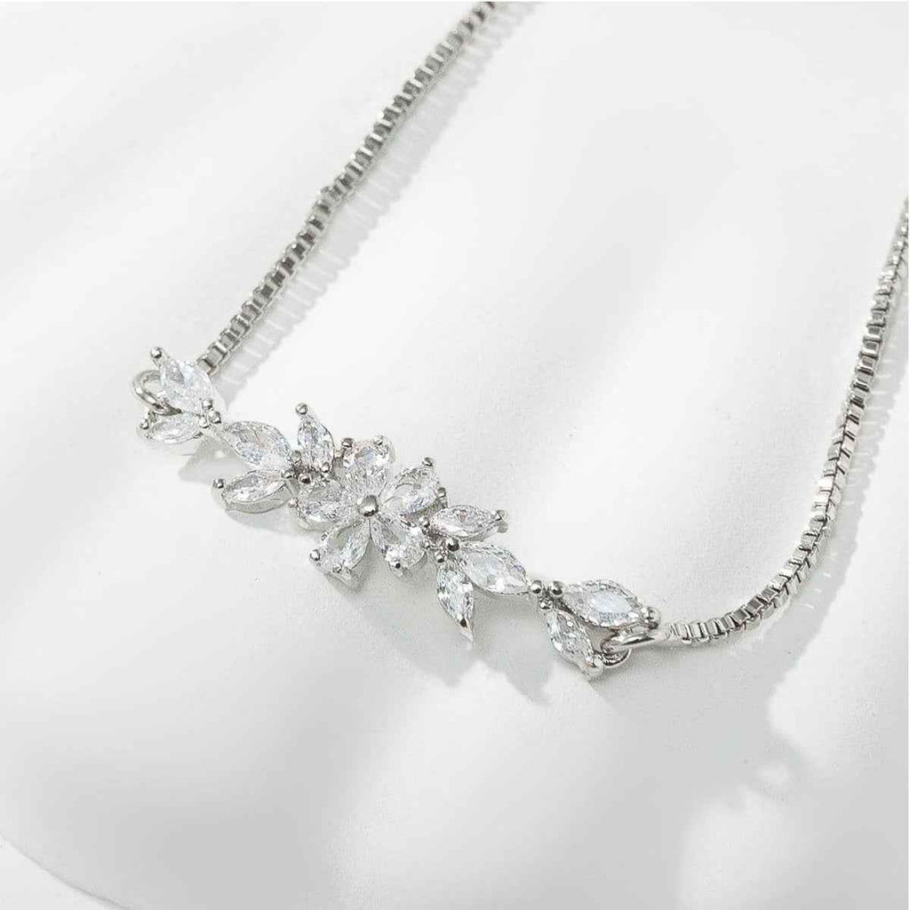Zircon Flower Leaf Bracelet - Silver & Gold-plated Design for Women's Daily and Holiday Wear