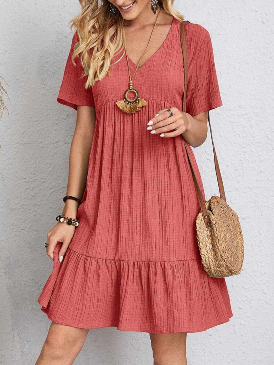 Elegant V-neck dress - 100% polyester