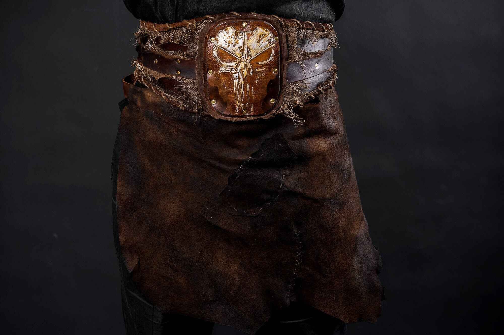 Hero belt with emblem (God of War)