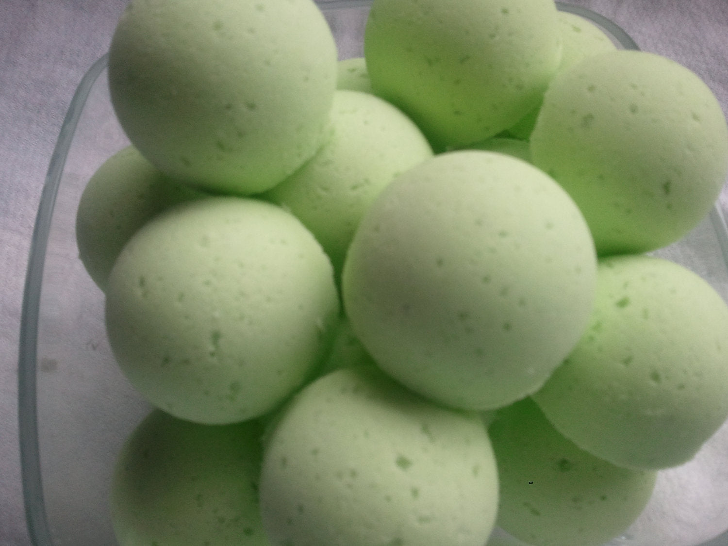 14 bath bombs in Key Lime Pie fragrance, gift bag bath fizzies with shea butter, great for kids...and adults too