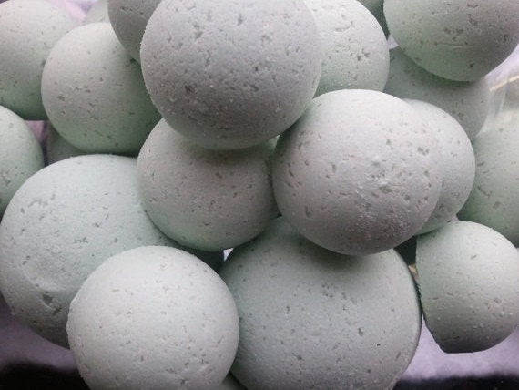 14 bath bombs Eucalyptus &amp;amp; Spearmint Essential Oils gift bag bath fizzies, especially good for colds and flus