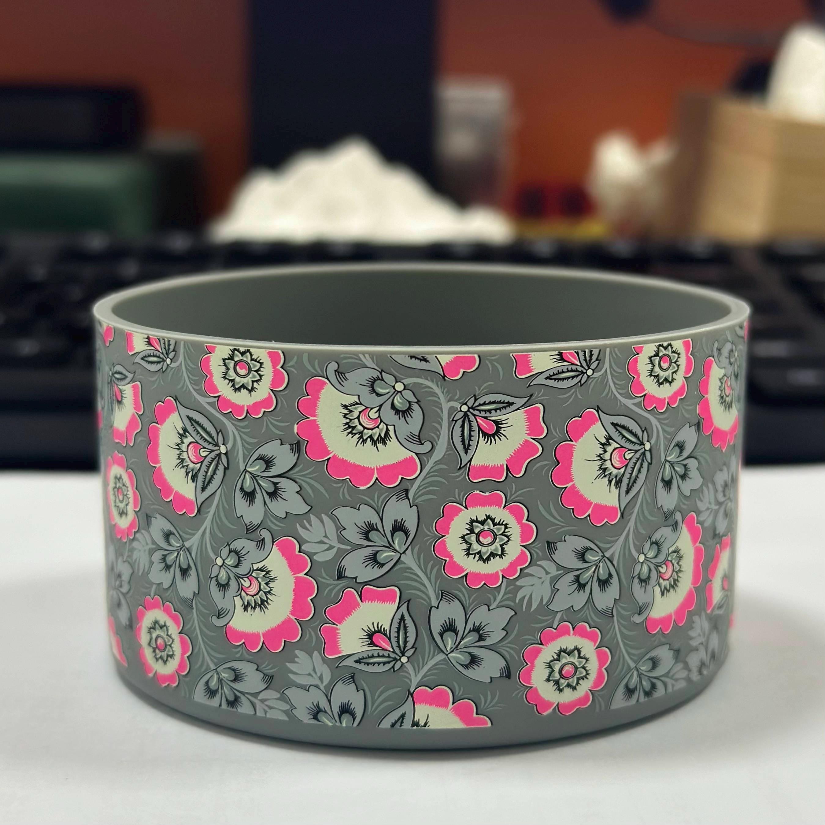 Pinkin&amp;#39; Gray Silicone Boot Bumper Sleeve for Tumblers