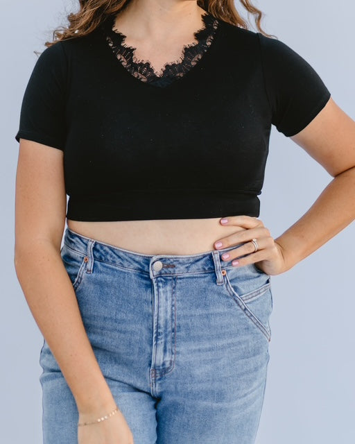 Lace Trimmed V-neck Halftee