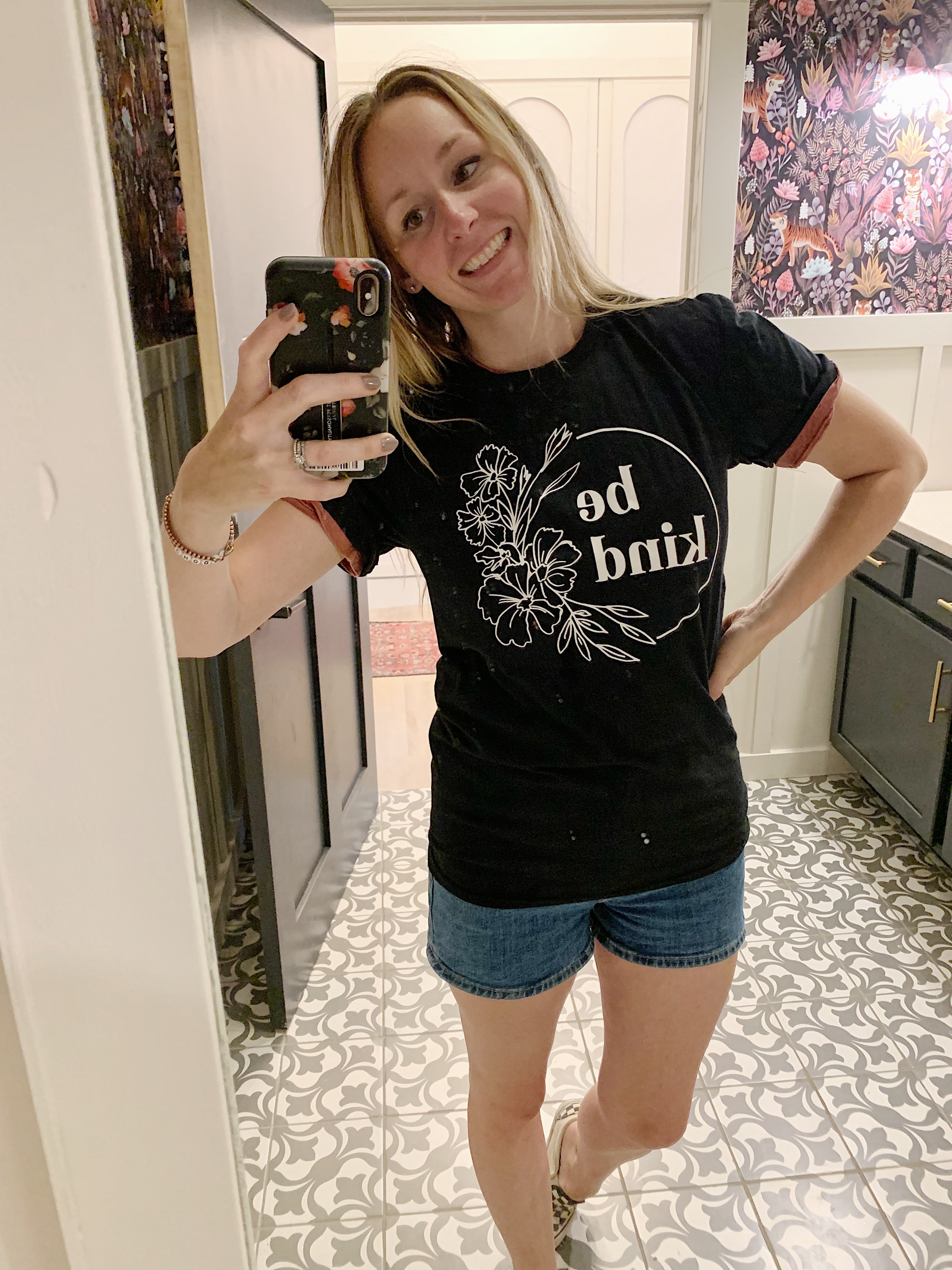 Be kind Jesus has your back floral tshirt