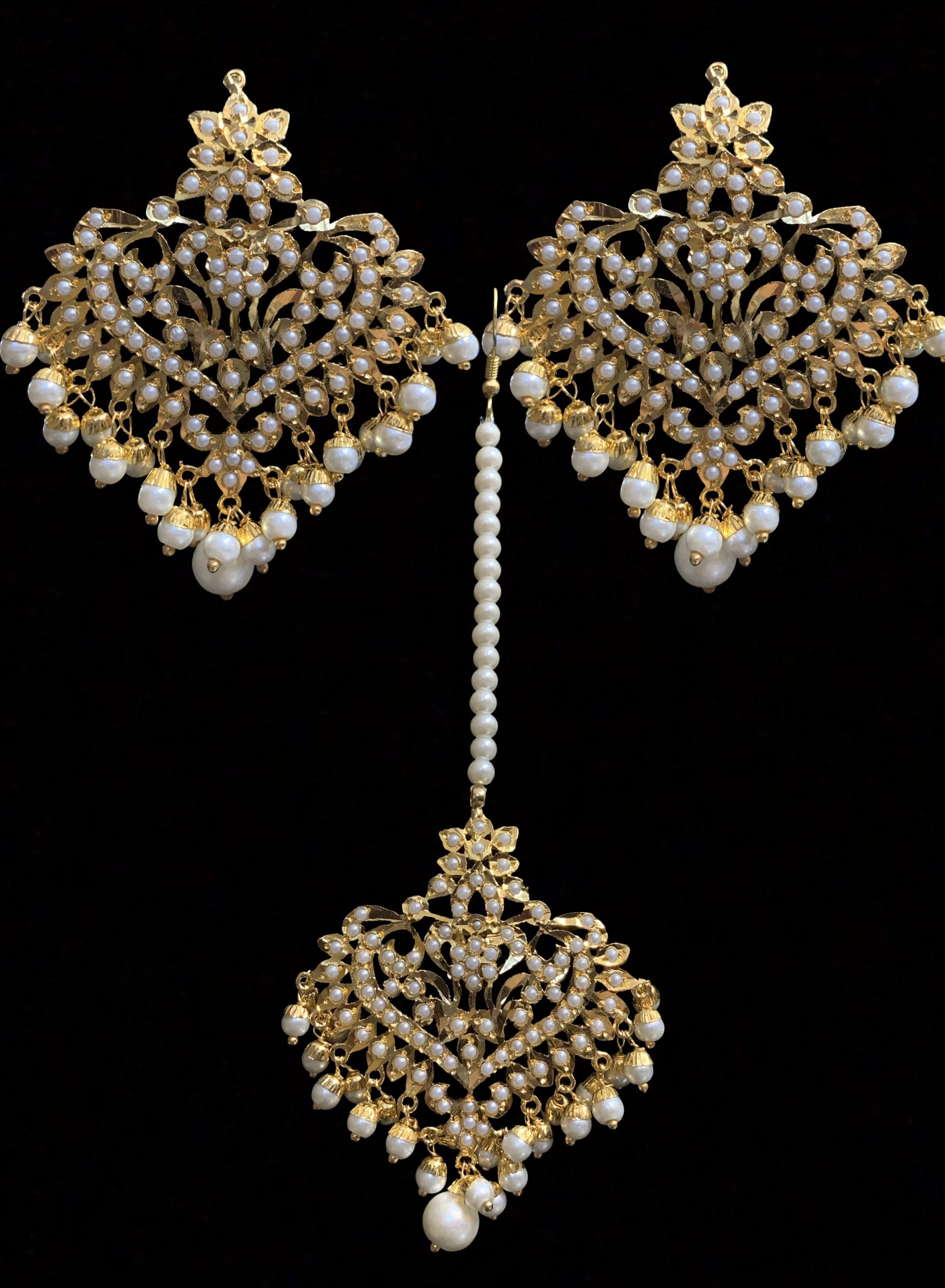 DJET53 Afreen Pearls earrings tika (SHIPS IN 4 WEEKS )