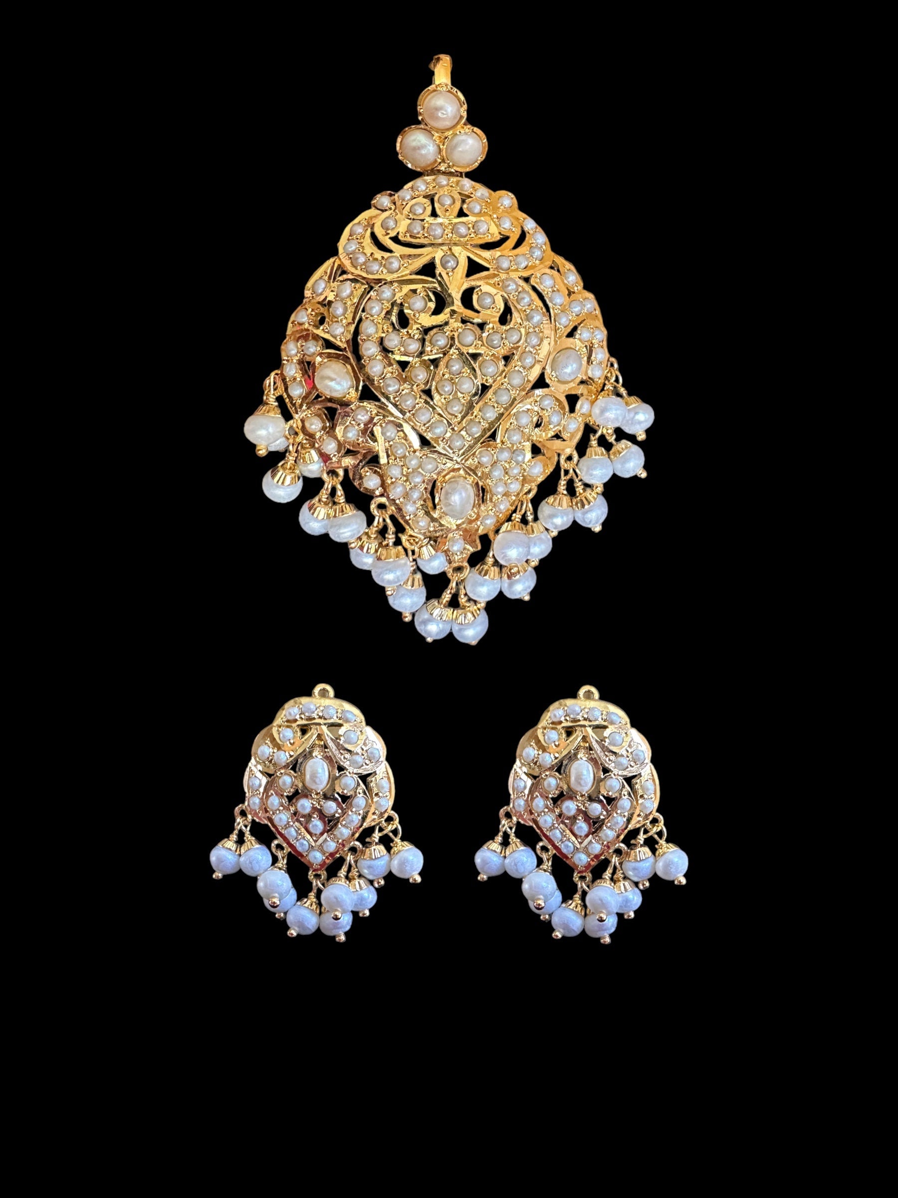 Fresh water pearl gold plated silver pendant set with earrings ( READY TO SHIP )