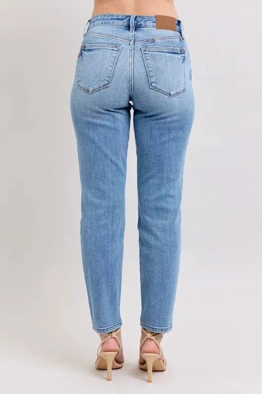 Judy Blue Vintage Wash Plus Size Women&#39;s Slim Jeans: Comfy &amp; Flattering