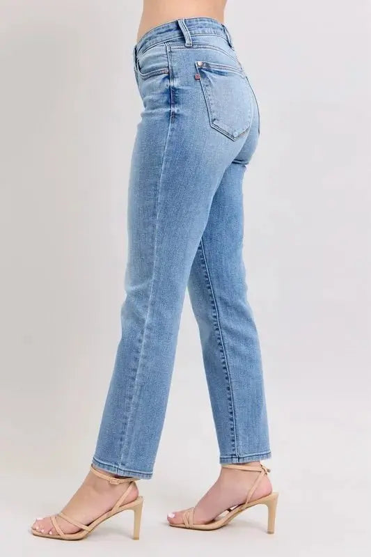 Judy Blue Vintage Wash Plus Size Women&#39;s Slim Jeans: Comfy &amp; Flattering