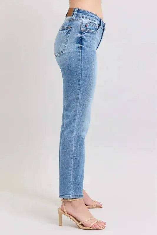 Judy Blue Vintage Wash Plus Size Women&#39;s Slim Jeans: Comfy &amp; Flattering