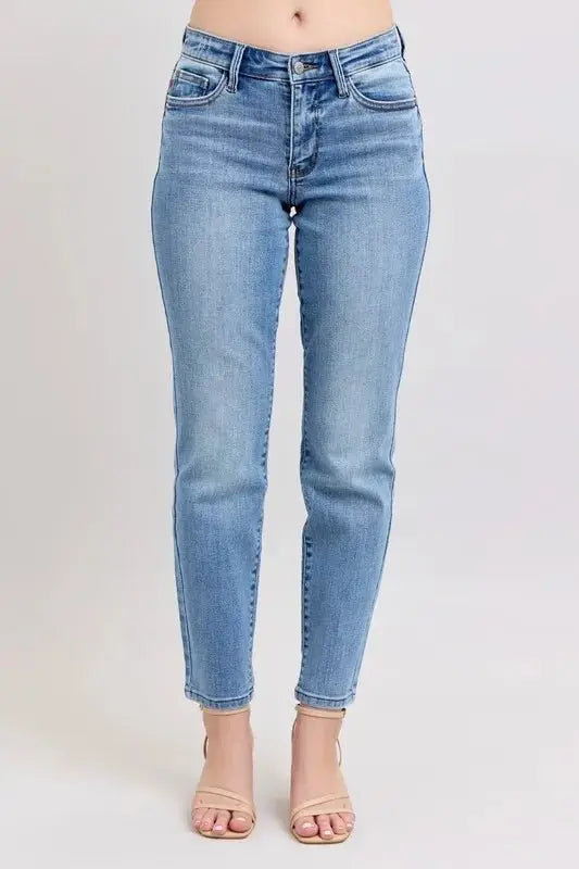 Judy Blue Vintage Wash Plus Size Women&#39;s Slim Jeans: Comfy &amp; Flattering