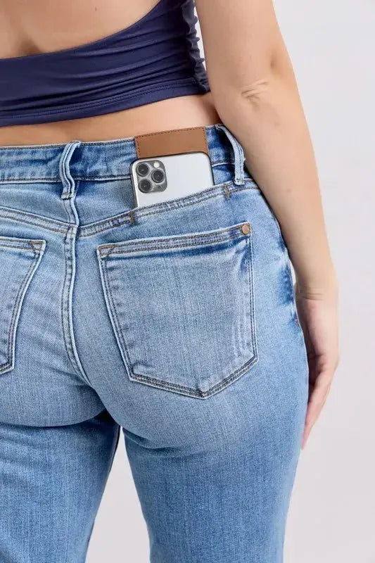 Judy Blue Vintage Wash Plus Size Women&#39;s Slim Jeans: Comfy &amp; Flattering