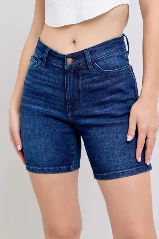 Trendsi Judy Blue High Waist Women&amp;#39;s Bermuda Shorts Everyday Wear Denim Shorts Stretchy Comfort