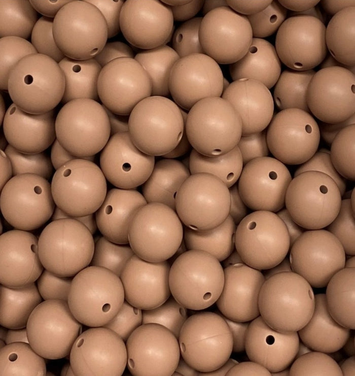 #77 HAZELNUT 15MM SOLID (1ct)