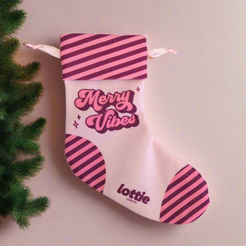 LOTTIE “Merry Vibes” Stocking – Festive &amp;amp; Fun Makeup Holder (2 Pairs)