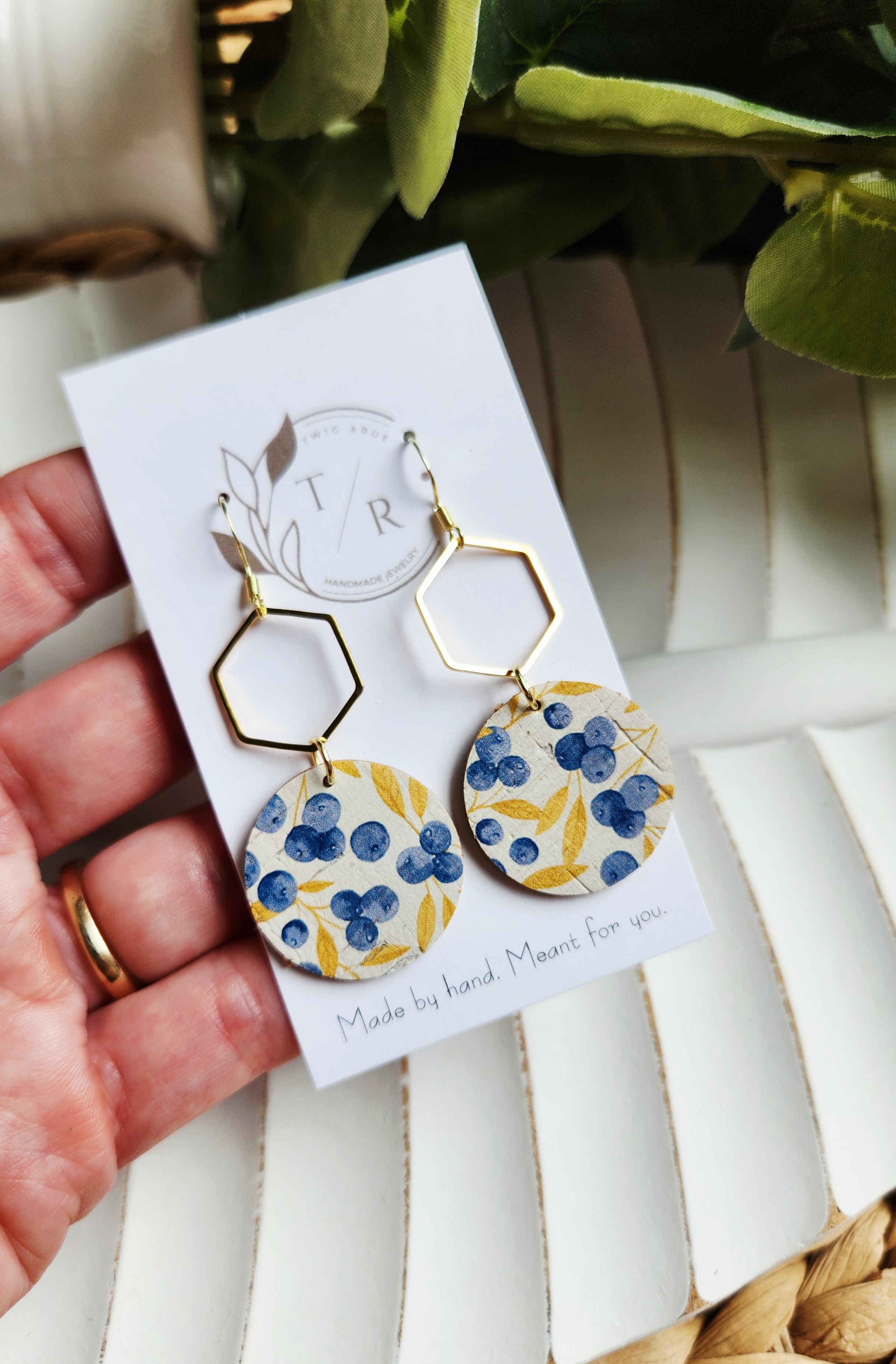 Harper| Leather circle with gold hexagon