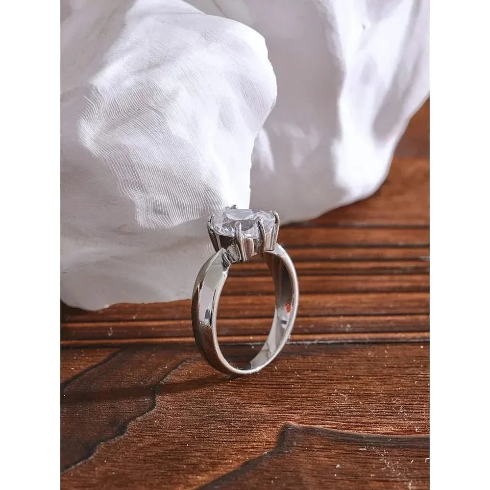 "Timeless Solitaire Engagement Ring – Perfect Proposal Piece"