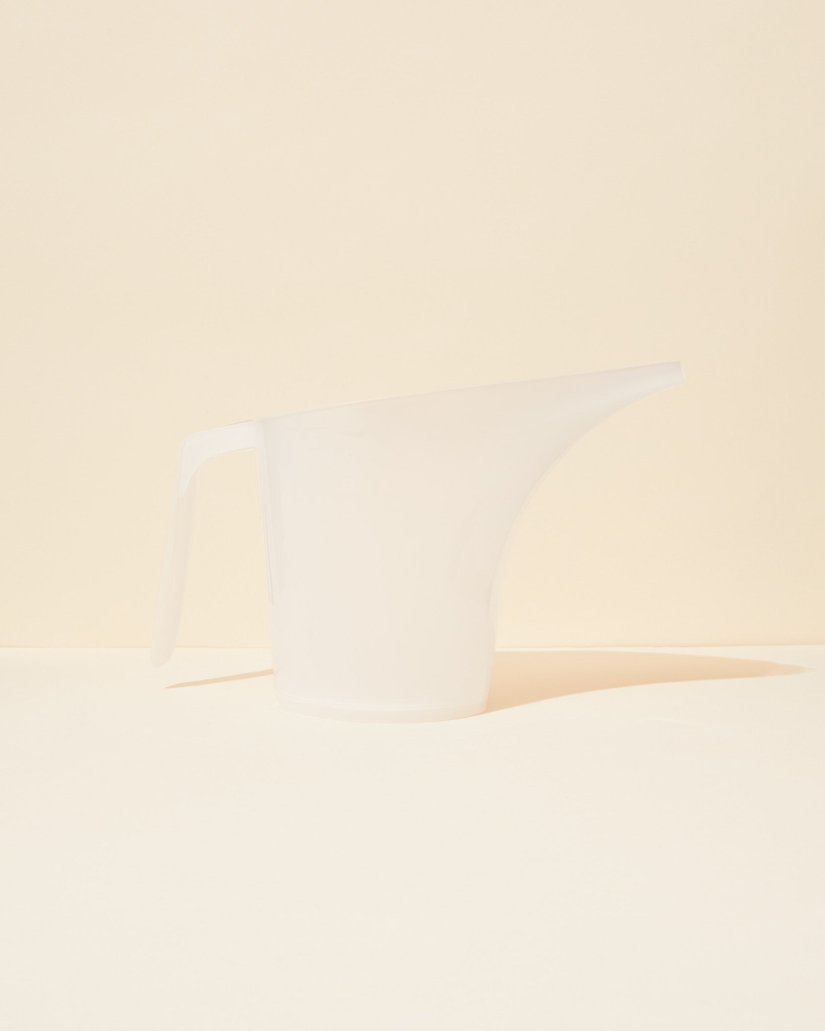 2lb plastic pouring pitcher