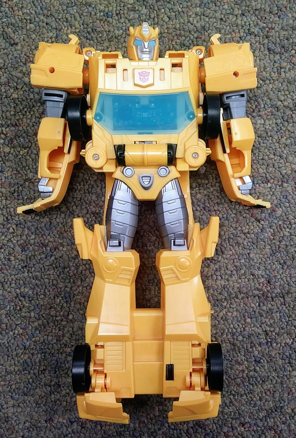 Transformers action figure - Autobot Bumblebee (Roll N&amp;#39; Change)